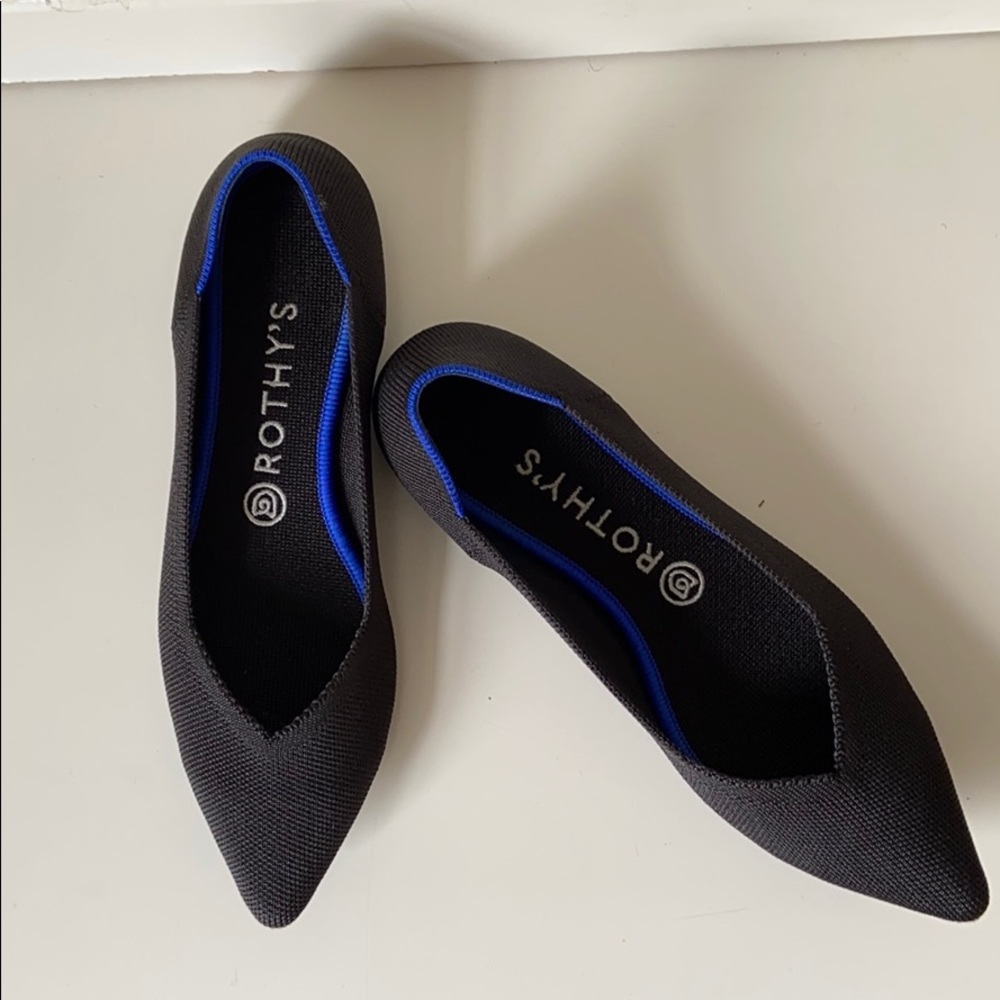 The Point in Solid Black